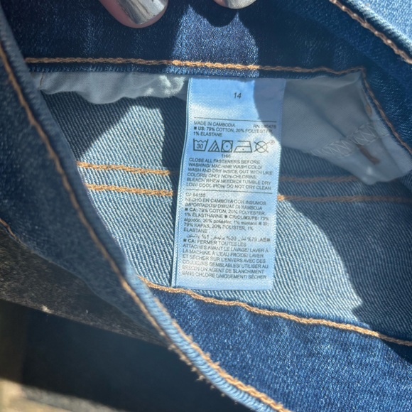 Old Navy 14 Denim/jean Shorts - Picture 4 of 4